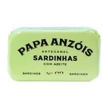 Papa Anzóis Sardinen in Olivenöl, Dose in buntem Papier